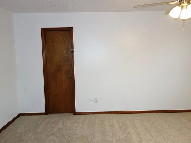 7116 S Indianapolis Ave — Photo 44
