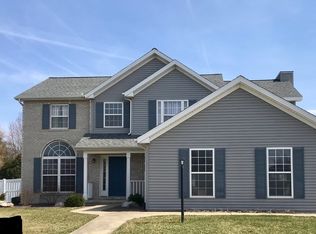 1706 Deer Run Dr, Mahomet, IL 61853