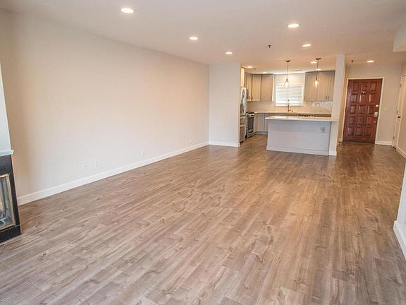 4th image of 625 E Del Mar Blvd APT 305