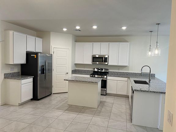 3rd image of 714 E Emerald Dr