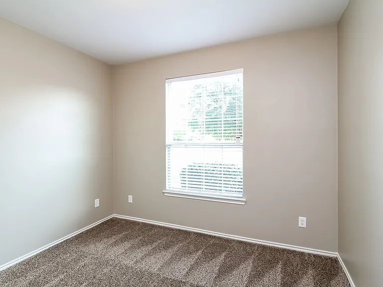 1204 Seneca Pl — Photo 11