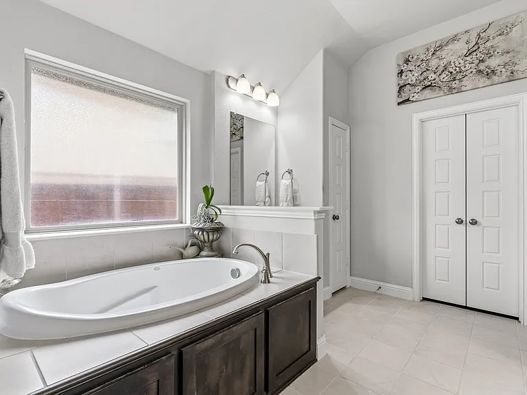 3828 Pine Valley Ln — Photo 32