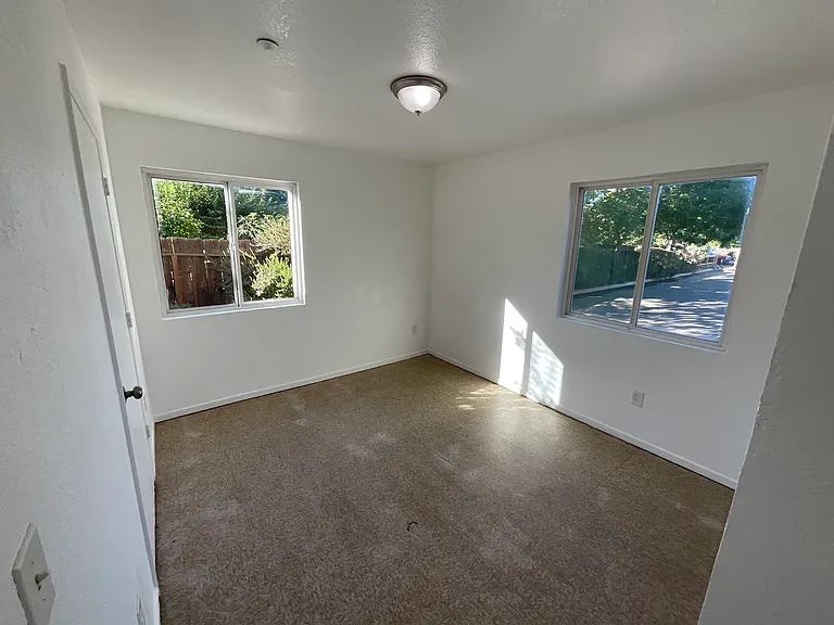 323 Magnolia St #101 — Photo 14