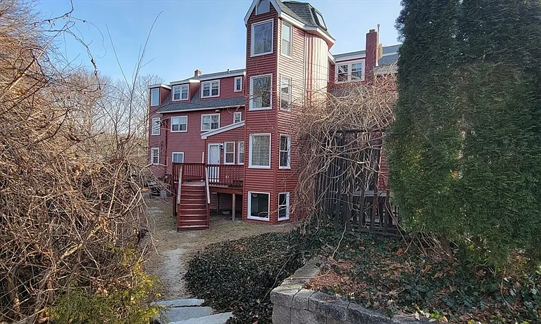 16 Middlesex St #11 — Photo 1