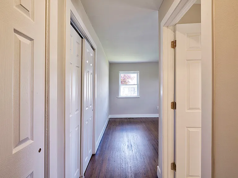 1038 E Mount Pleasant Ave — Photo 22