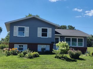 307 Candlewick Rd, Waterloo, IA 50703