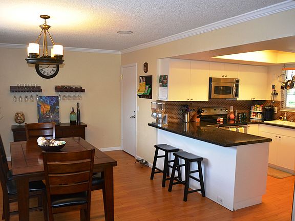 3rd image of 731 Tradewind Dr