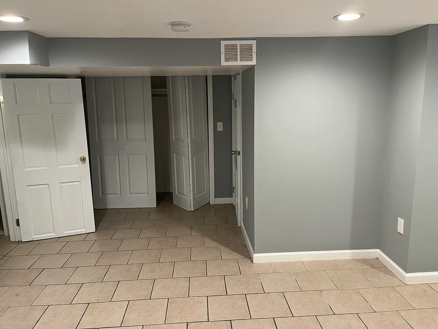 2 bed, $2,000 — Photo 4
