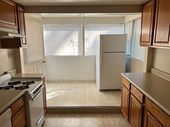 4th image of 1305 Cherry Ave #D
