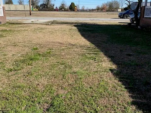 869 Pasteur St #869, New Bern, NC 28562