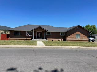 725 N Spring Cir, Susanville, CA 96130