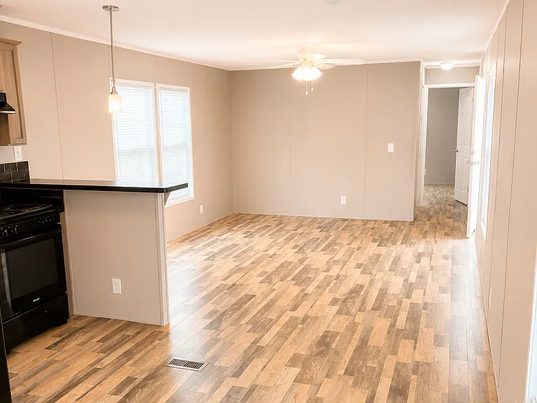 Silverstone Manufactured Home Community — Photo 7