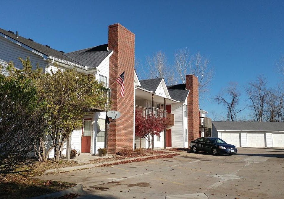 2nd image of 2405 Berkshire Dr