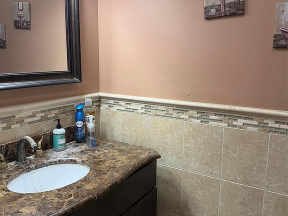 3rd image of 36 E Willow Street