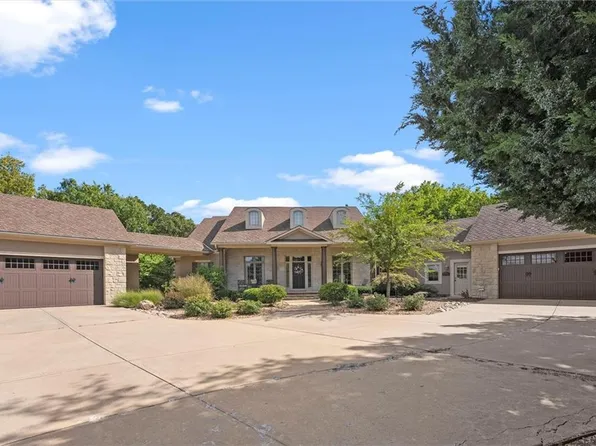 5635 Legler St, Shawnee, KS 66217