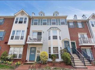 39 Cottonwood St, Jersey City, NJ 07305