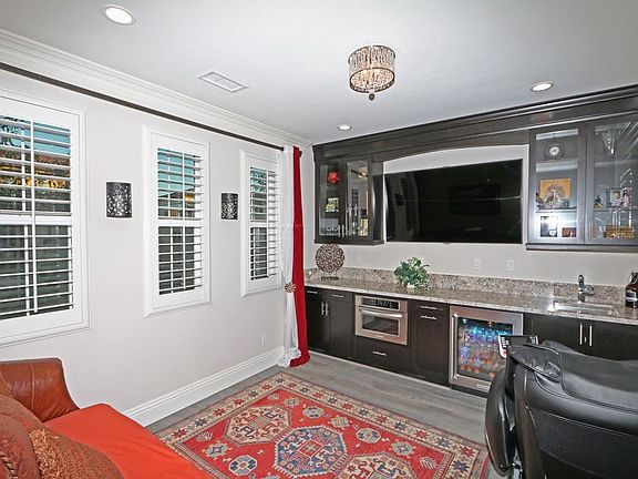 5th image of 16524 Newcomb St