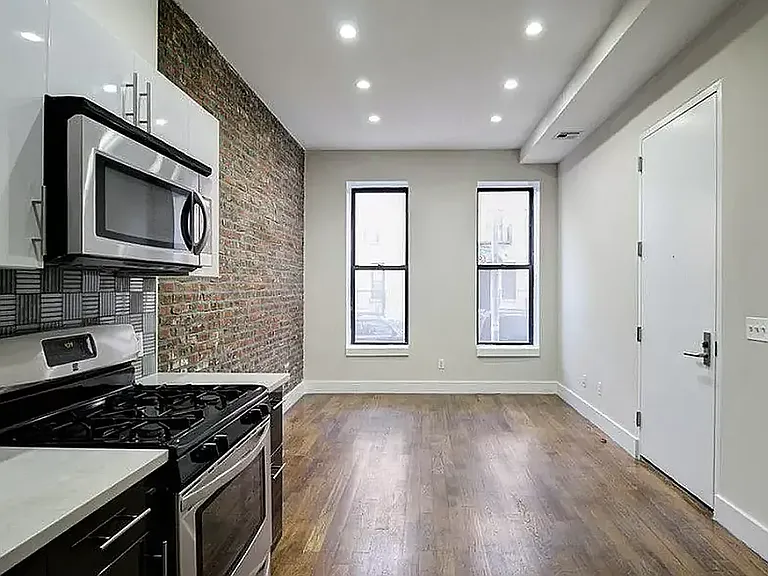 268 Albany Ave #4L — Photo 1