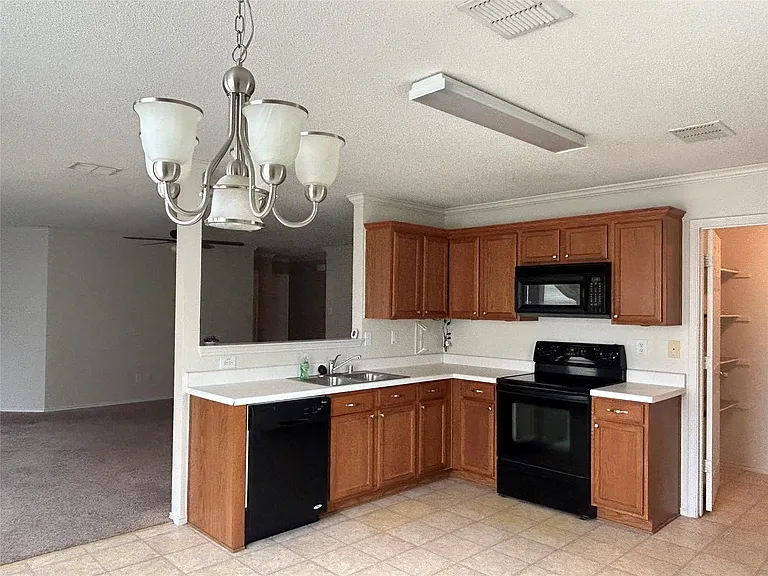 5416 Comanche Way — Photo 2