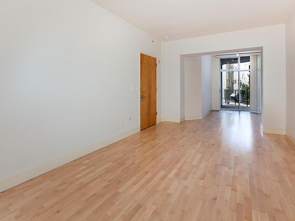 3rd image of 1840 Jefferson St #207
