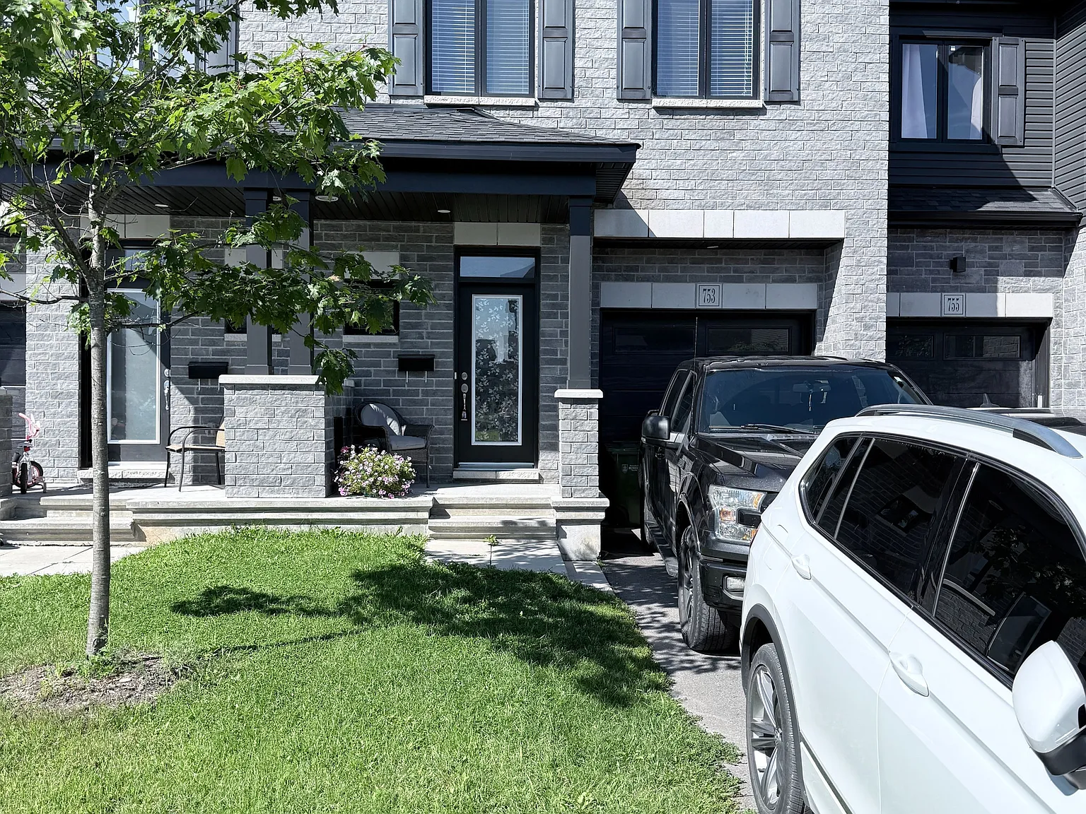 3 bed, $2,400 — Photo 1