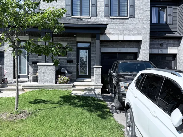 753 Namur St, Russell, ON K0A 1W0