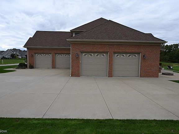 4th image of 310 Royal Birkdale Dr