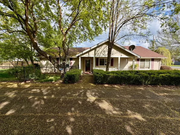 445 Midway Rd, Medford, OR 97501