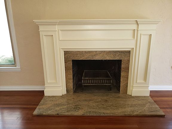 3rd image of 1243 S Orange Dr