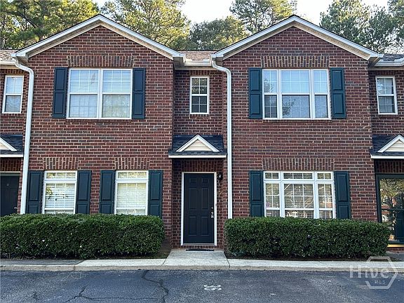 2nd image of 637 Huntington Rd