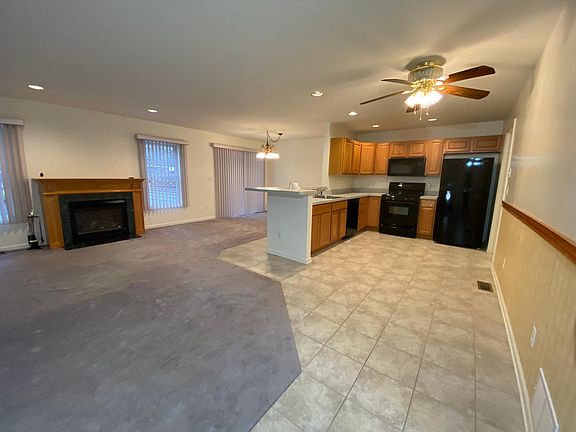 2nd image of 34 Bourne Cir