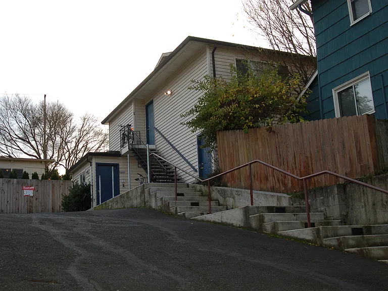 2230 SE Yamhill St #1 — Photo 15