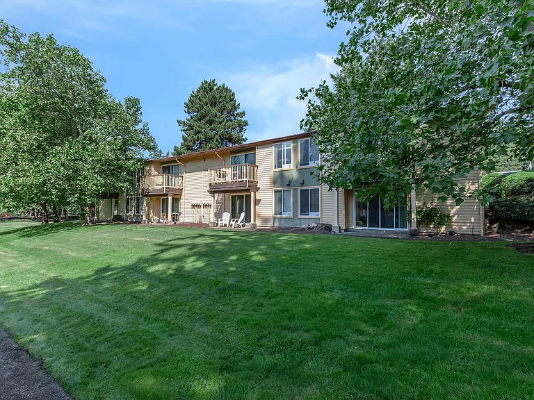 The Carrington — Photo 15