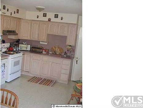 3rd image of 2218 2nd Ave