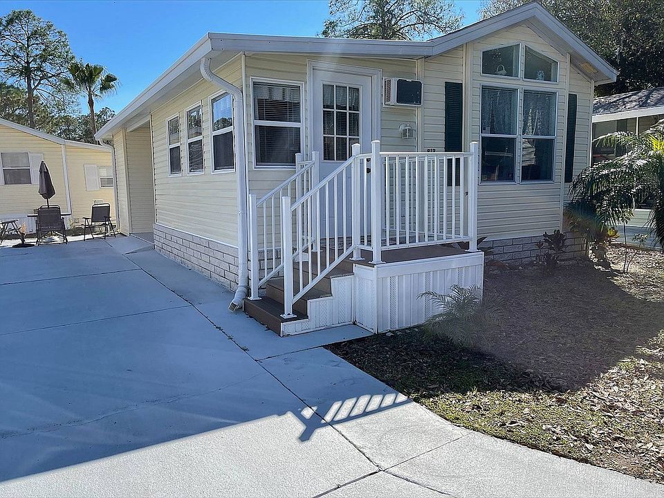 1st image of 813 Mansion Ln