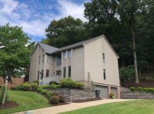1211 Country Oak Dr, Wexford, PA