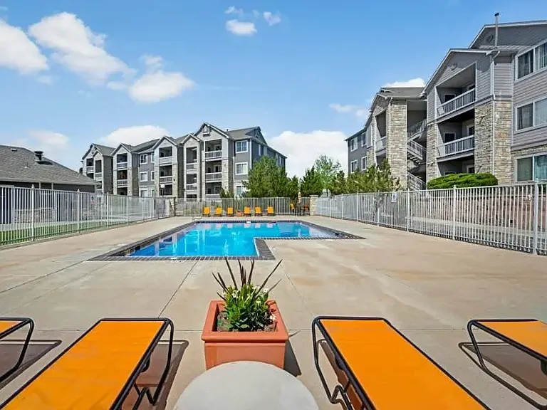 Reserve At Thornton — Photo 10