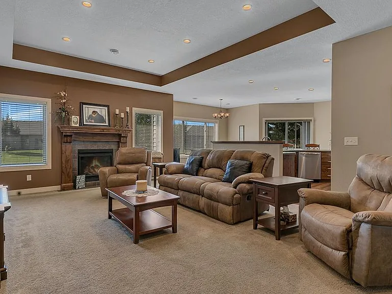 1220 Scout Dr — Photo 3