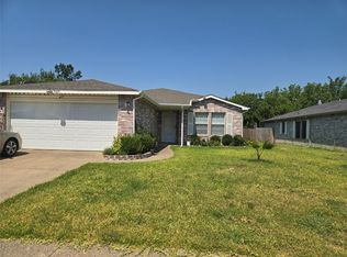 1009 Mill Branch Dr, Garland, TX 75040
