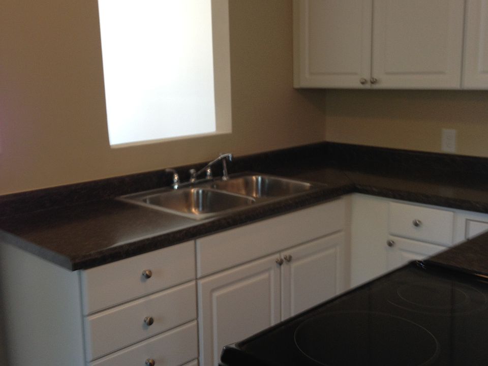 1st image of 629 Goodwin Ave N
