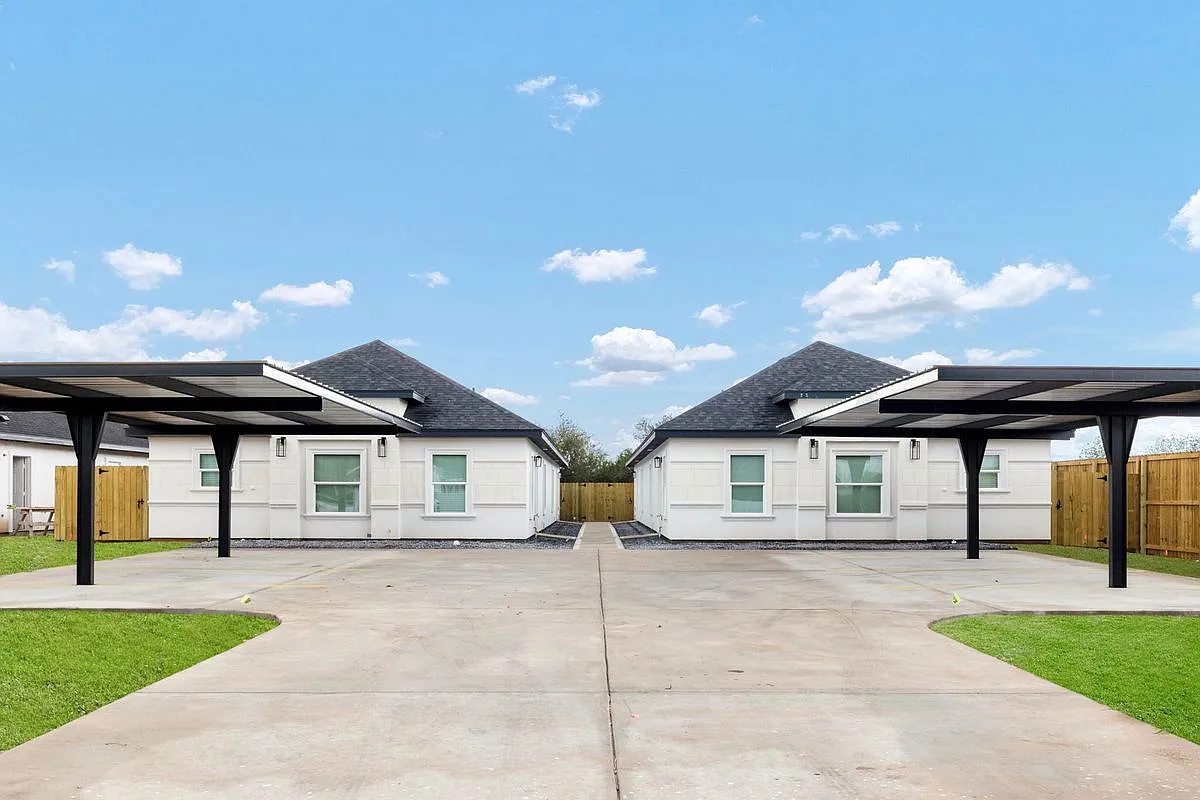 3 bed, 2.0 bath, 1130 sqft, $1,250 — Photo 3