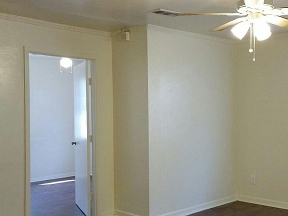 2nd image of 1213 Crest Park Dr