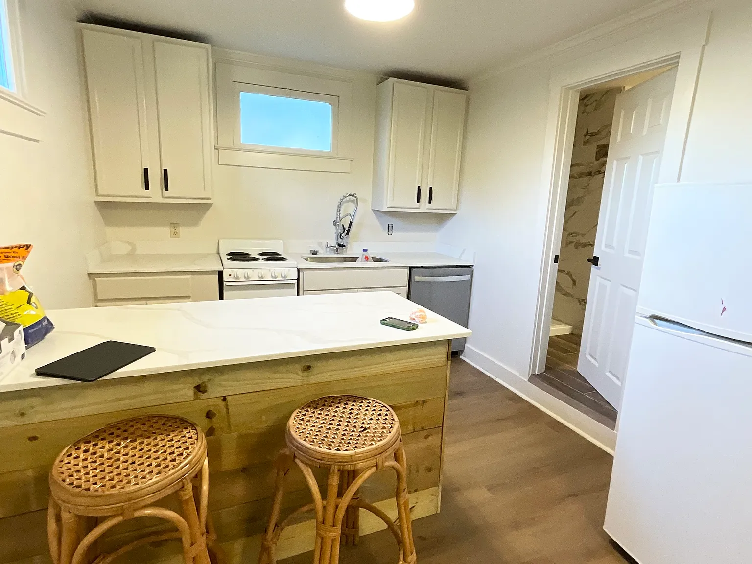 Studio, 400 sqft, $850 — Photo 4