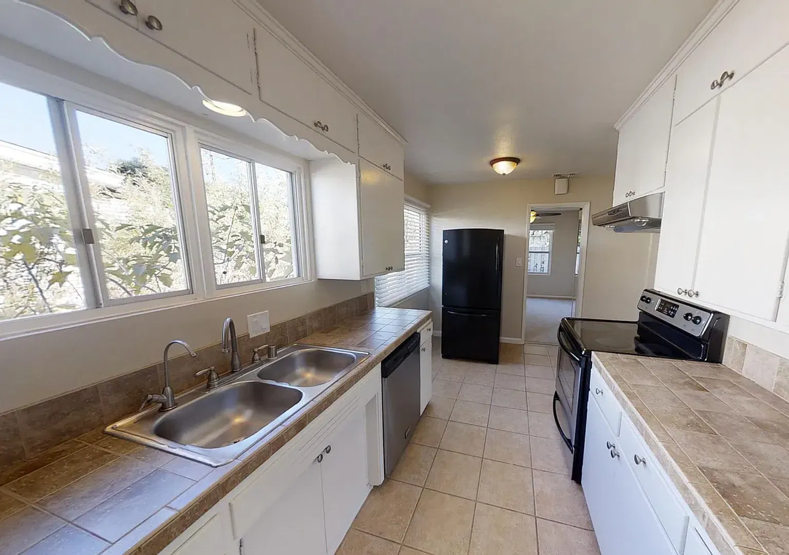 6165 Mary Lane Dr San Diego, CA 92115 — Photo 4