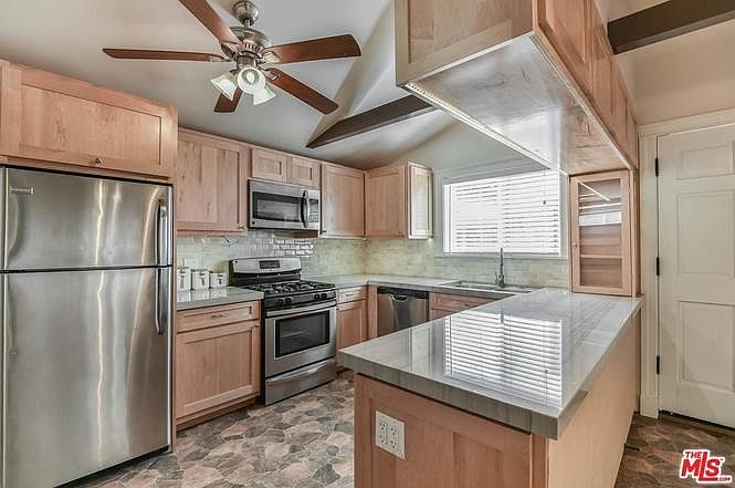 1st image of 5738 Mammoth Ave