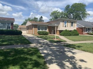 10120 S Mulberry Ave, Oak Lawn, IL 60453