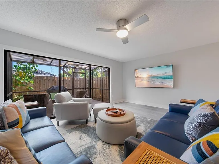 820 Meadowland Dr #D — Photo 2
