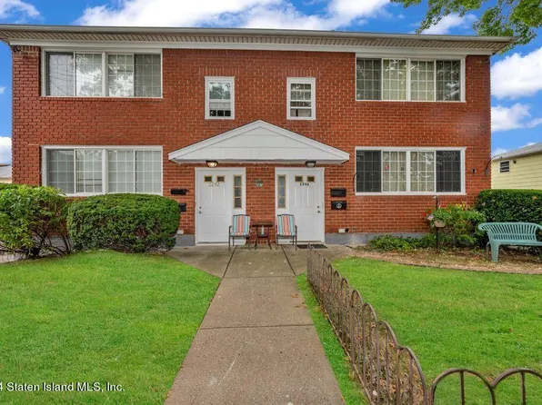 2292 S Railroad Ave, Staten Island, NY 10306