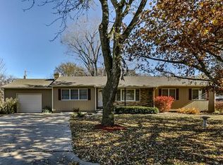 215 N Maple St, Gardner, KS 66030