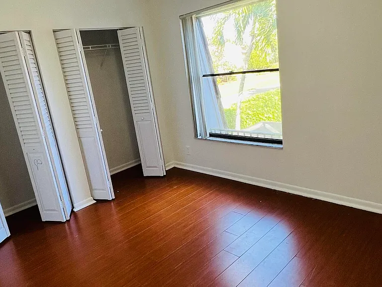 7482 Courtyard Run E #E — Photo 13